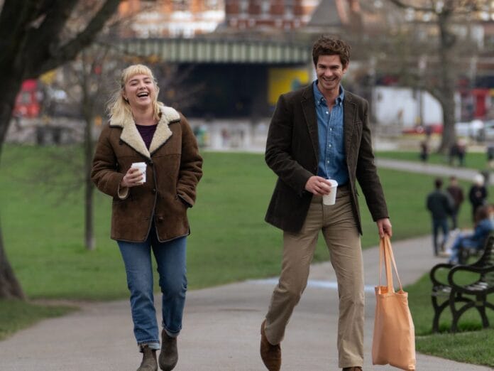 Romance é estrelado por Andrew Garfield e Florence Pugh