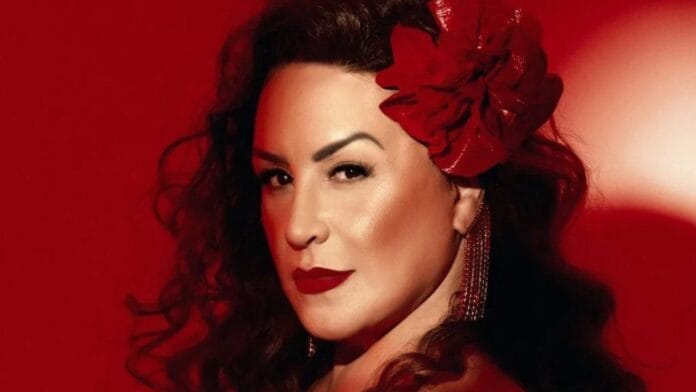 gina-garcia-apresenta-show-em-homenagem-à-gal-costa Gina Garcia é mãe da cantora drag queen Gloria Groove