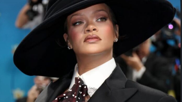 Rihanna vai ao Met Gala 2025 com barriguinha de gravida á mostra pela 3° vez