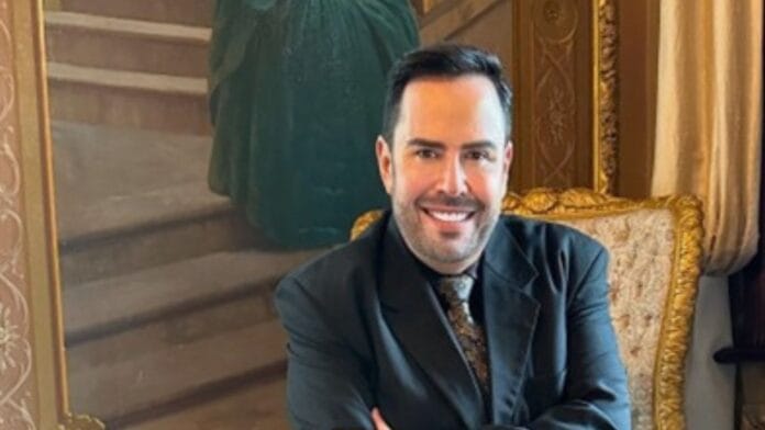 Evanrdro Hazzy, o Mago das Misses, sera enredo de escola de samba em Porto Alegre em2026