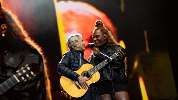 o Festival Coolritiba realizado neste fim de semana reuniu multidão para curtir os shows