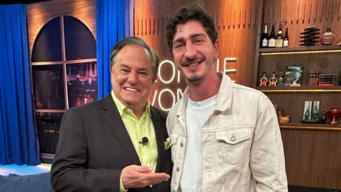 johnny-massaro-e-entrevistado-no-companhia-certa O ator e diretor Johnny Massaro é o convidado da semana do programa