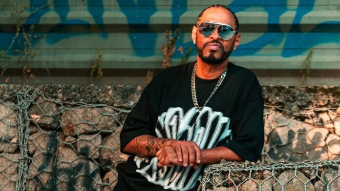 Thaíde, lendário rapper brasileiro está lançando novo álbum após 8 anos de hiato