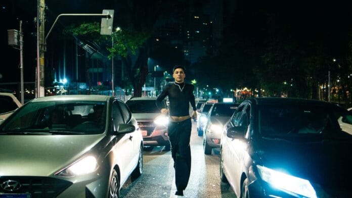 Pedro-lara-lanca-album-completo-acelerado-calmo Após vários singles, Pedro Lara lançou