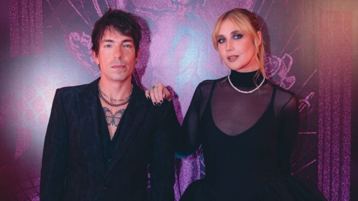 a empresária Bruna Vicente e o cantor Di Ferrero fizeram festa luxuosa para celebrar aniversario deles