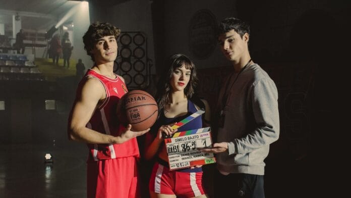 A adaptação literária Diga-me Baixinho ganhou seu primeiro teaser