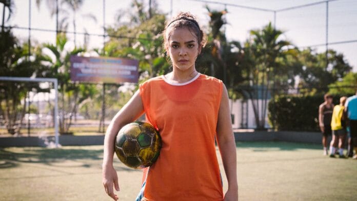 Mel Maia termina hoje, 24, as filmagens de “Apenas 3 Meninas”.