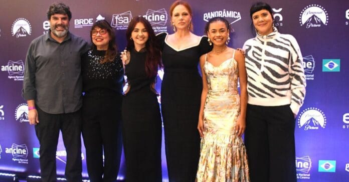 Salve Rosa, longa-metragem, vem arrebatando muitos aplausos de quem já teve a oportunidade de assistir. 