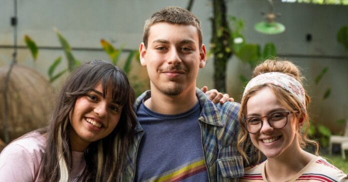 João Barreto e Julia Svacinna como Valentina, João e Patrícia nos bastidores de “Um Tio Quase Perfeito 3”