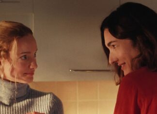 “Entre Duas Mulheres”: comédia premiada chega aos cinemas em 20 de novembro Entre Duas Mulheres se destaca por unir humor inteligente, personagens vibrantes e uma narrativa que celebra a autonomia feminina.
