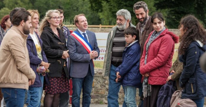 “Vizinhos Bárbaros” é dirigida e estrelada por Julie Delpy