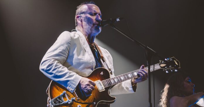 A banda Men At Work fará uma turnê pelo Brasil em maio de 2026